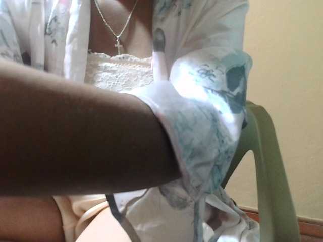 MiamiahC05 live cam on BongaCams
