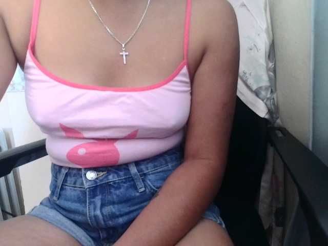 MiamiahC05 live cam on BongaCams