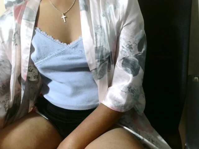 MiamiahC05 live cam on BongaCams