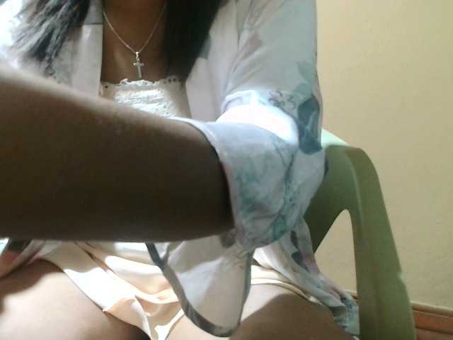 MiamiahC05 live cam on BongaCams