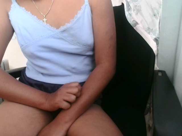 MiamiahC05 live cam on BongaCams