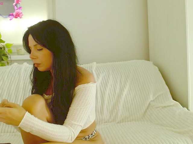 Vanila06 live cam on BongaCams