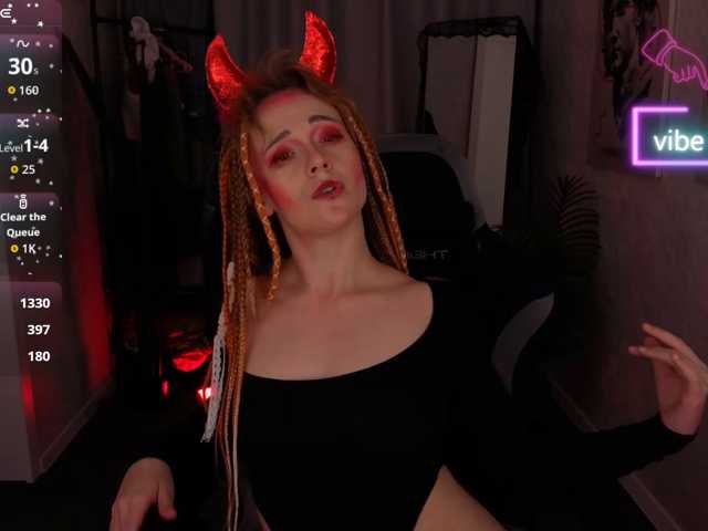 Ricki-Bloom live cam