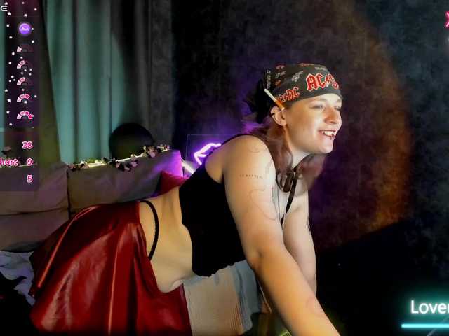 Ricki-Bloom live cam on BongaCams