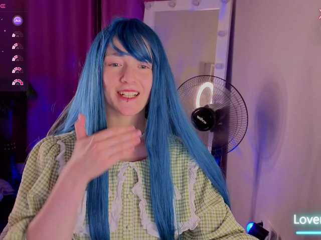 Ricki-Bloom live cam on BongaCams