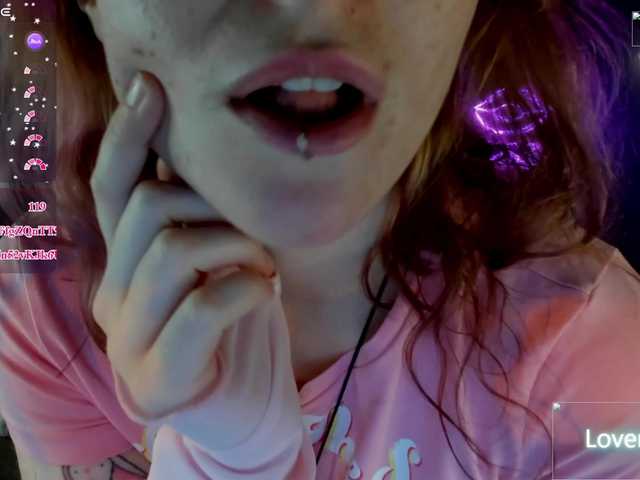 Ricki-Bloom live cam on BongaCams