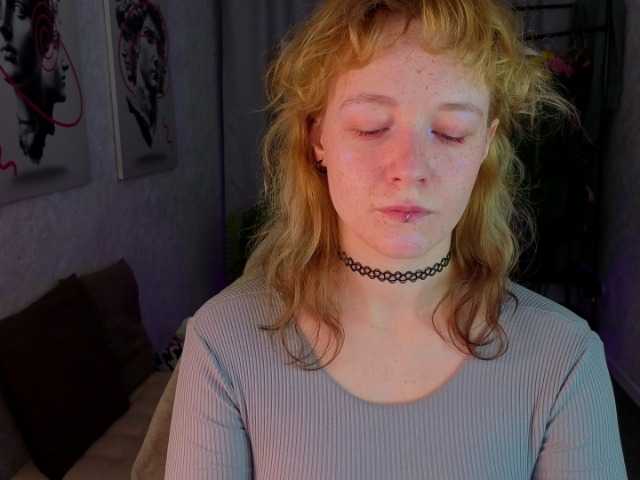 Ricki-Bloom live cam on BongaCams