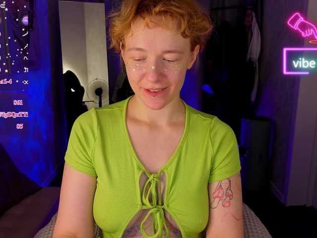 Ricki-Bloom live cam