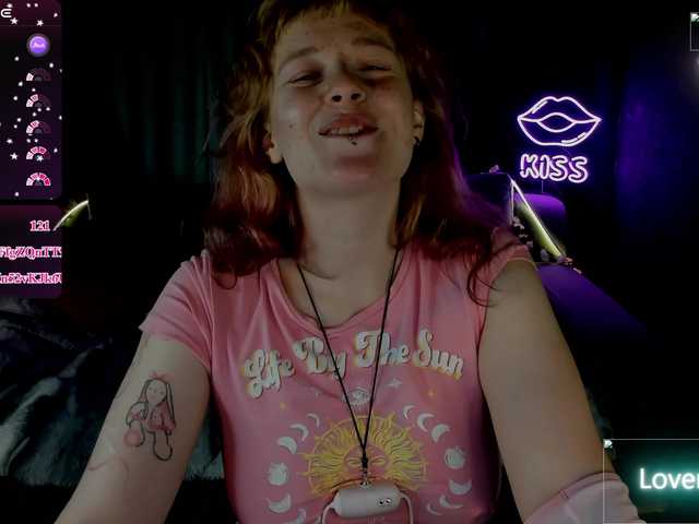 Ricki-Bloom live cam on BongaCams
