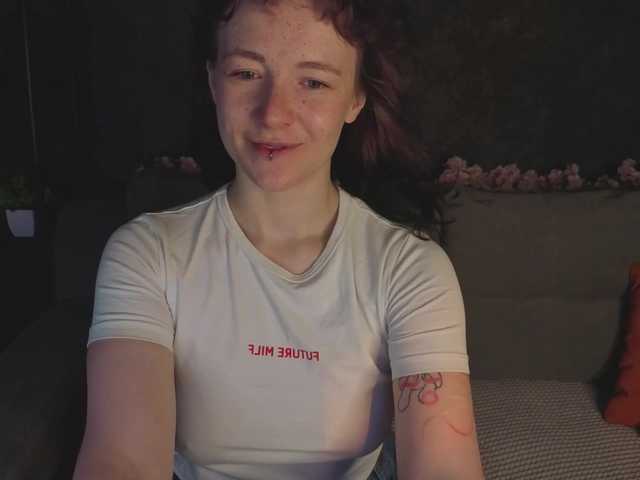 Ricki-Bloom live cam on BongaCams