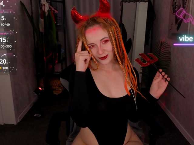 Ricki-Bloom live cam on BongaCams