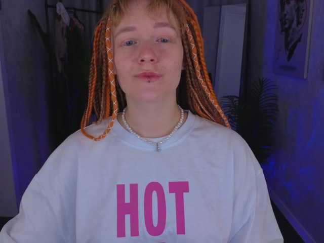 Ricki-Bloom live cam on BongaCams