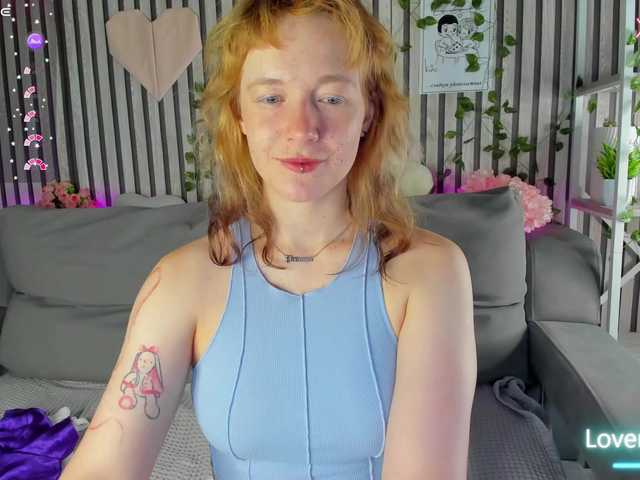 Ricki-Bloom live cam