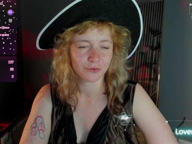 le modèle Ricki-Bloom est en webcam porno dans un show sur le site bongacams, il possède les tags suivants: White/Caucasian,Redhead,Shaved