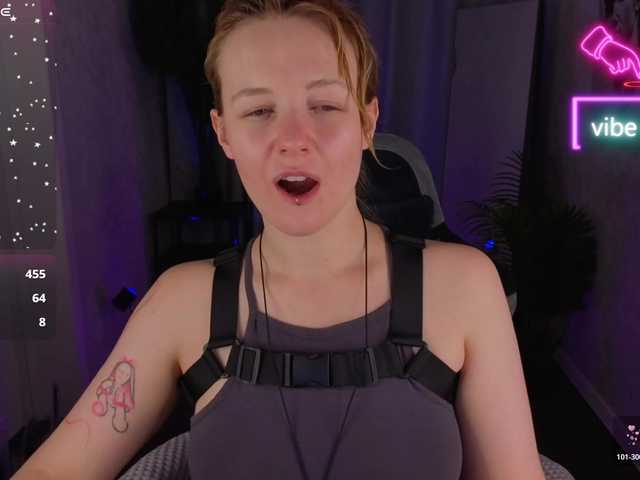 Ricki-Bloom live cam on BongaCams