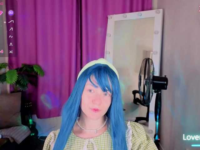 Ricki-Bloom live cam on BongaCams