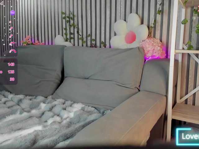 Ricki-Bloom live webcam show