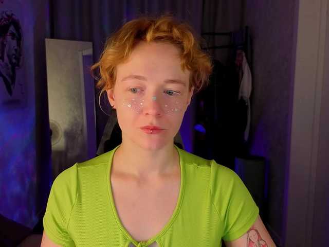 Ricki-Bloom live cam