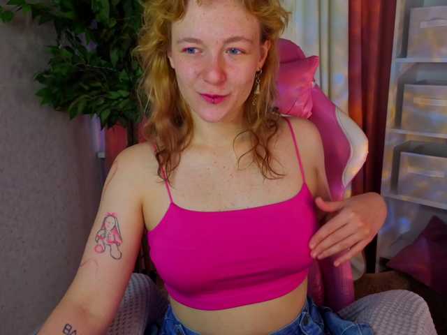 Ricki-Bloom live cam preview