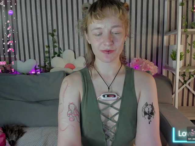 Ricki-Bloom live cam on BongaCams
