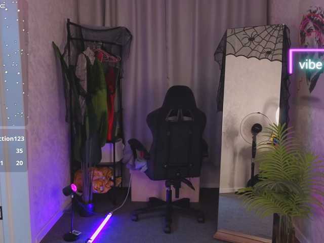 Ricki-Bloom live cam preview