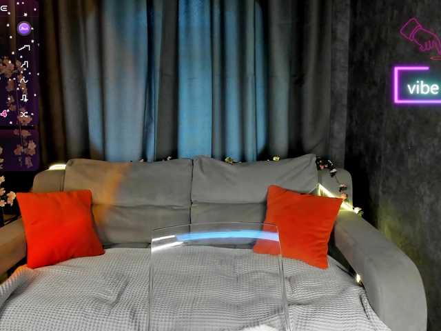 Ricki-Bloom live cam on BongaCams