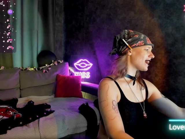 Ricki-Bloom live cam on BongaCams