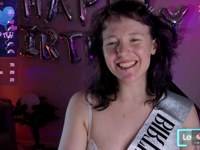 Ricki-Bloom live cam on BongaCams