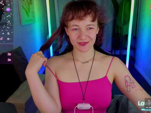 Ricki-Bloom live cam on BongaCams