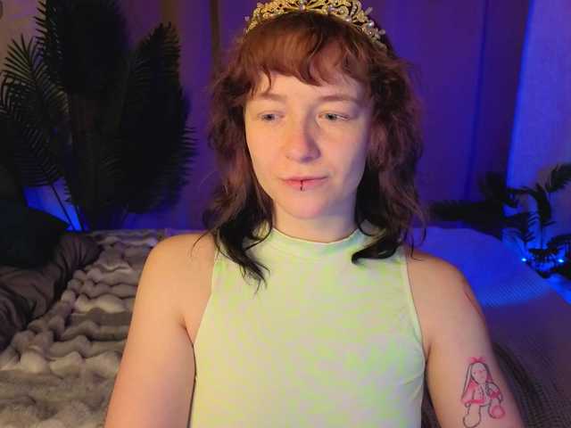 le modèle Ricki-Bloom est en webcam porno dans un show sur le site bongacams, il possède les tags suivants: White/Caucasian,Redhead,Shaved