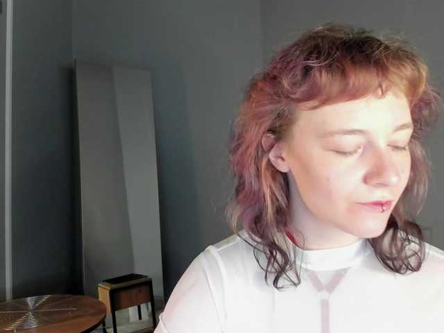 Ricki-Bloom live cam on BongaCams