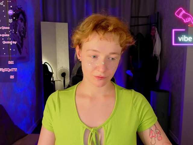 Ricki-Bloom live cam