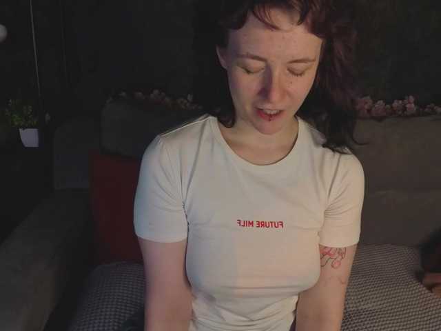 Ricki-Bloom live cam on BongaCams