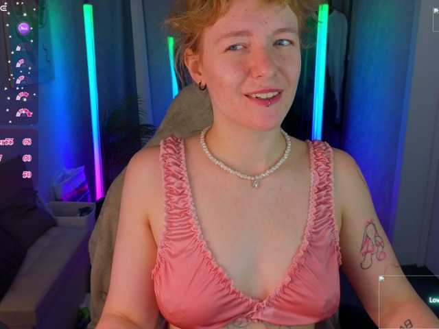 Ricki-Bloom live cam