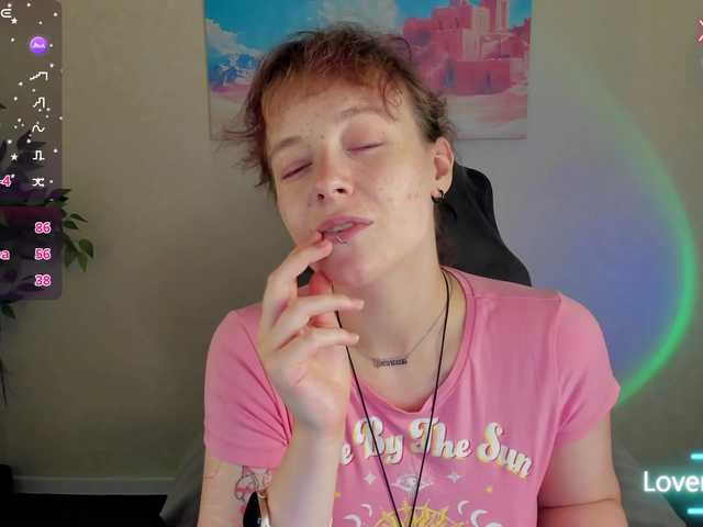 Ricki-Bloom live cam on BongaCams