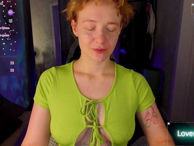 Ricki-Bloom live cam