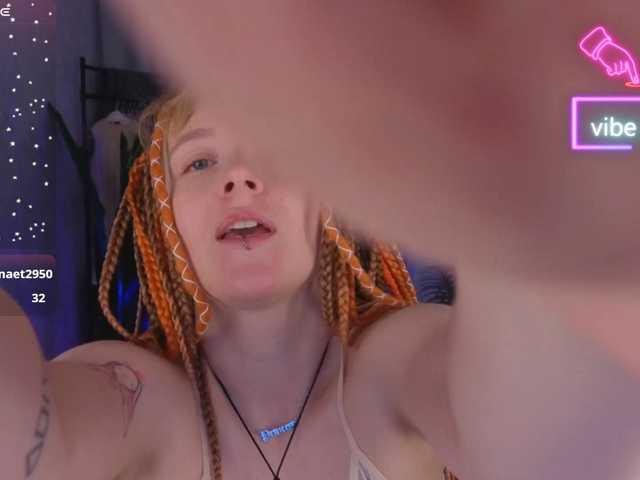 Ricki-Bloom live cam on BongaCams