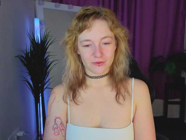 Ricki-Bloom live cam on BongaCams
