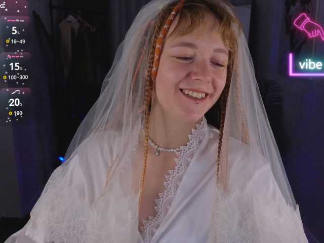 Ricki-Bloom live cam on BongaCams