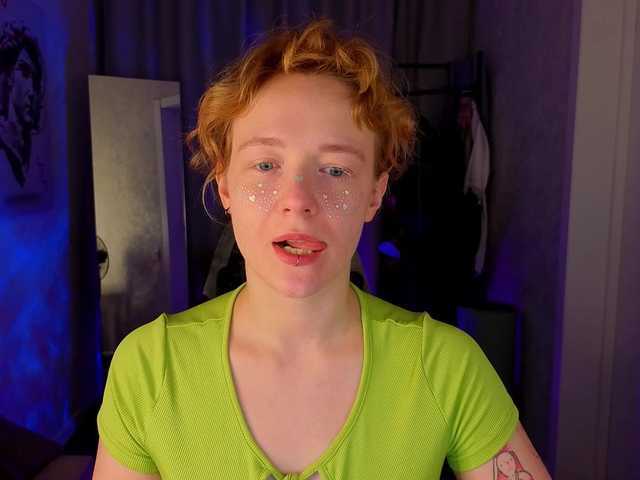 Ricki-Bloom live cam on BongaCams