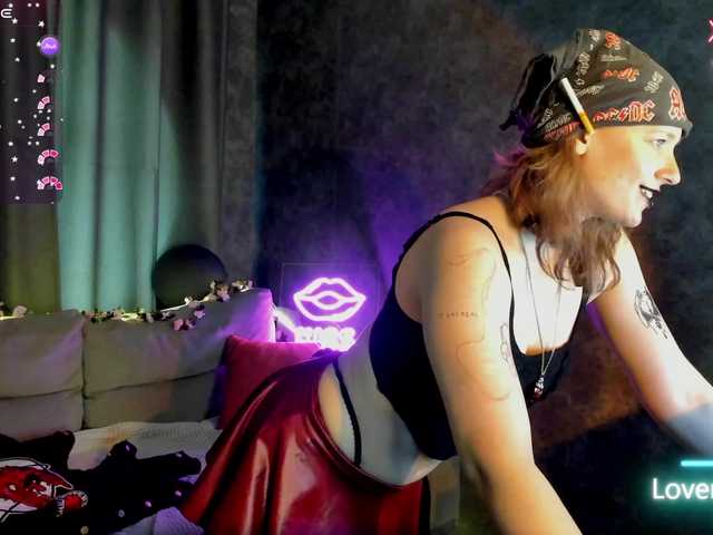 Ricki-Bloom live cam on BongaCams