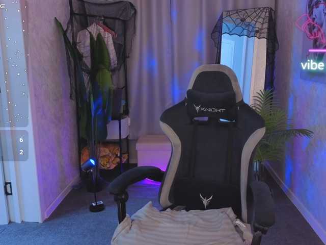 Ricki-Bloom, en vivo ahora en BongaCams