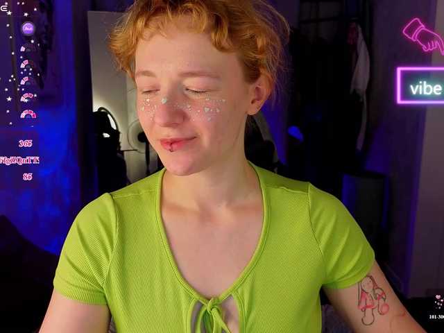 Ricki-Bloom live cam
