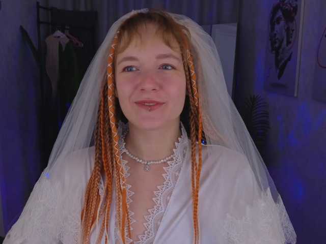 Ricki-Bloom live cam on BongaCams