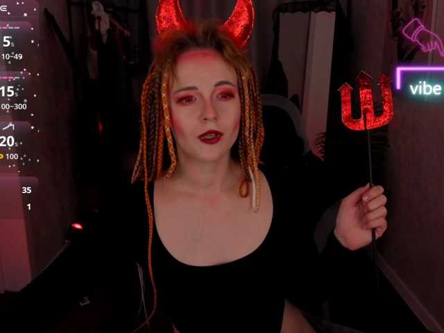 Ricki-Bloom live cam on BongaCams