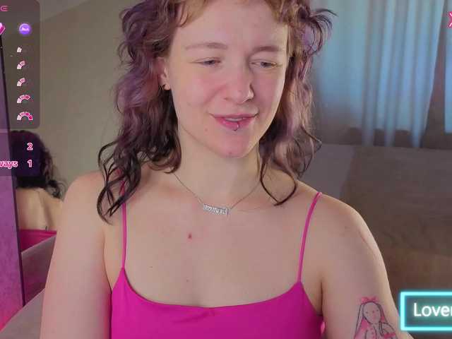 Ricki-Bloom live cam on BongaCams