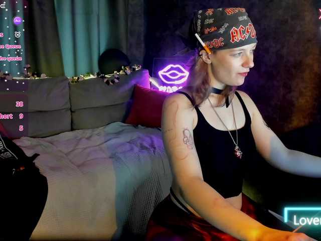 Ricki-Bloom live cam