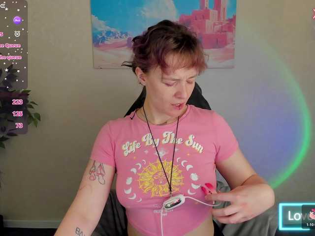 Ricki-Bloom live cam on BongaCams