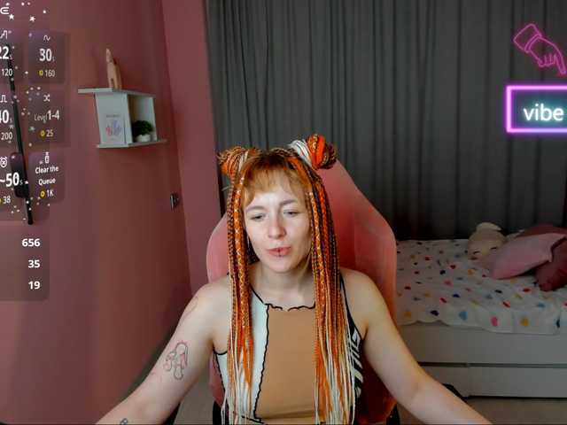 Ricki-Bloom, live now on BongaCams