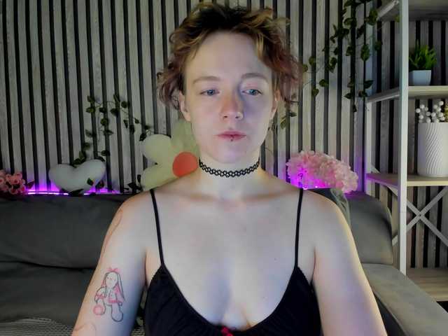 Ricki-Bloom live cam on BongaCams